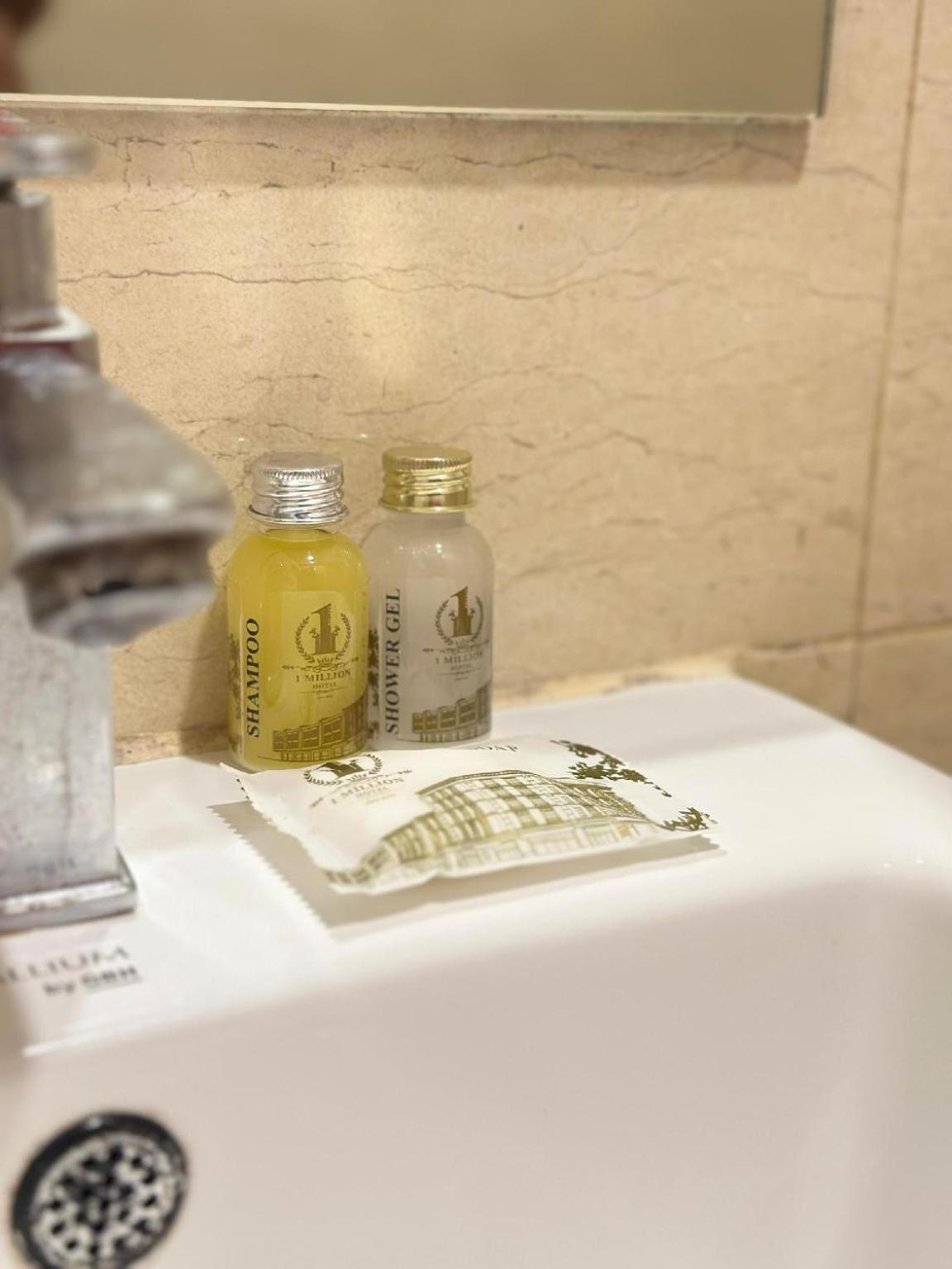 百万酒店 新山 外观 照片